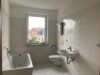 2 Zimmerwohnung mit Balkon / ruhige Wohnlage - Tageslichtbad mit Wanne / WC